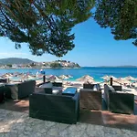 Eni Villa *